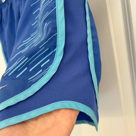 Nike Tempo Running Shorts Size Medium - Picture 4 of 9